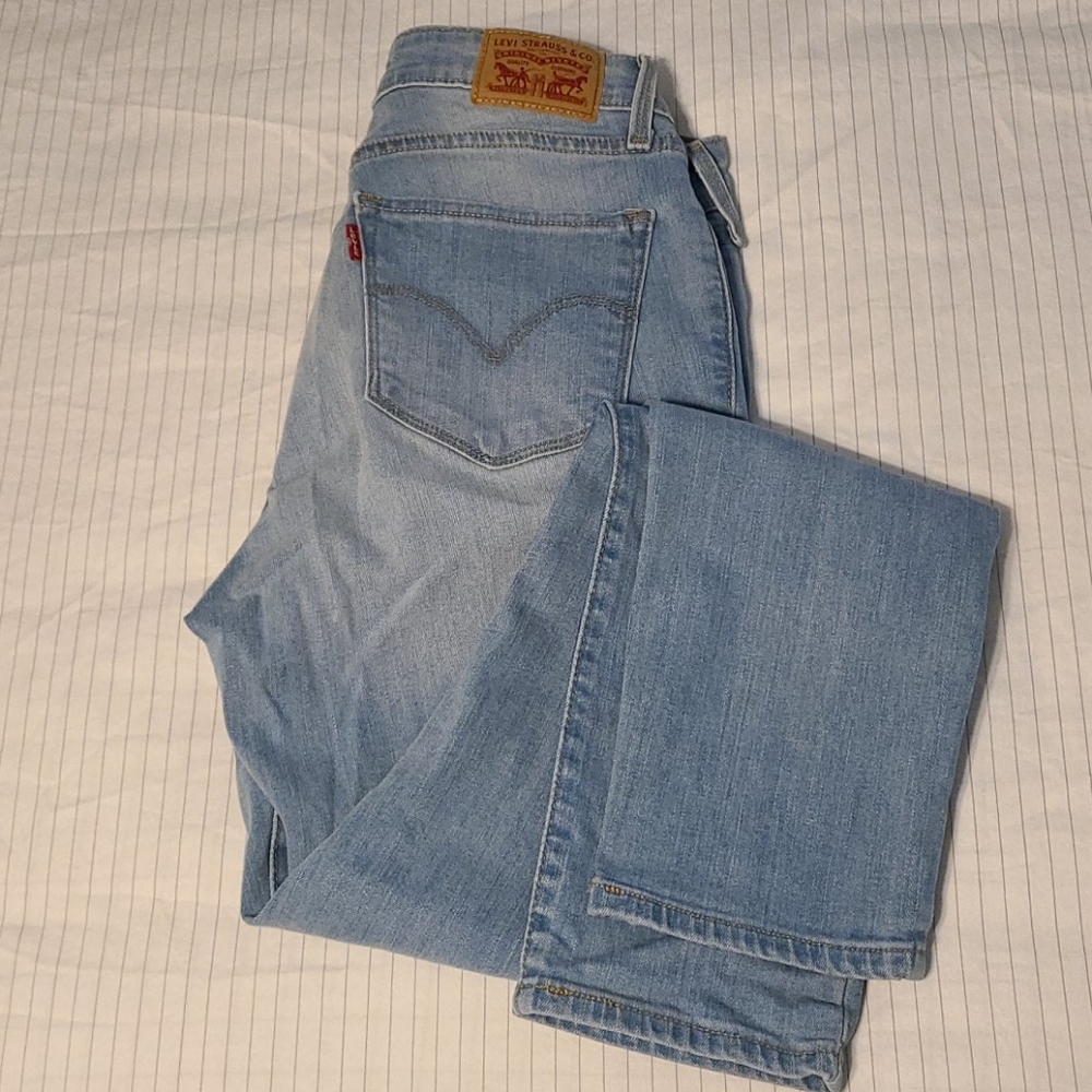 Levis 811 Curvy Skinny Light Wash